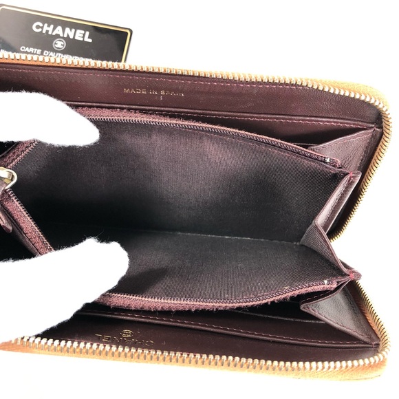 QUILTED CHANEL LAMBSKIN ZIPPY WALLET - Picture 6 of 10